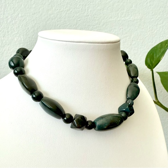 Vintage Dark Green Bloodstone Jasper Quartz Beaded Choker Necklace 14”